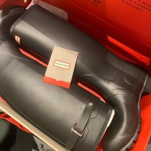 BRAND NEW IN BOX HUNTER WOMENS TALL RAIN BOOTS